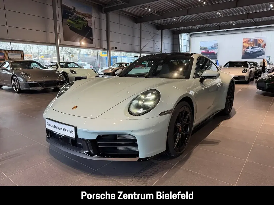 Porsche 992 - Thumbnail 1