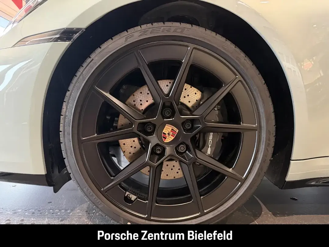 Porsche 992 - Thumbnail 11