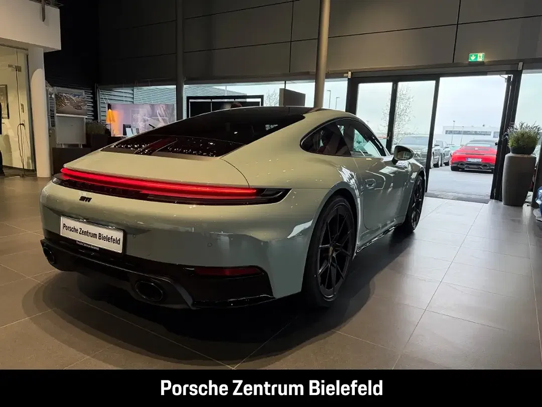 Porsche 992 - Thumbnail 6