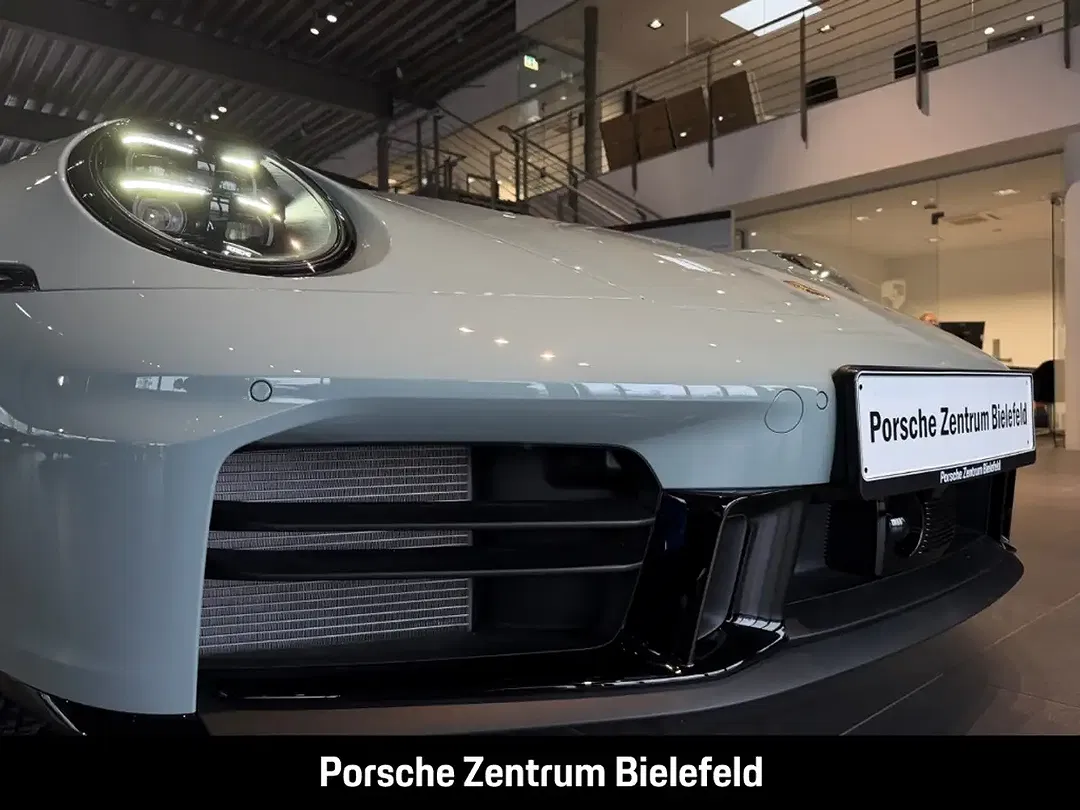 Porsche 992 - Thumbnail 9
