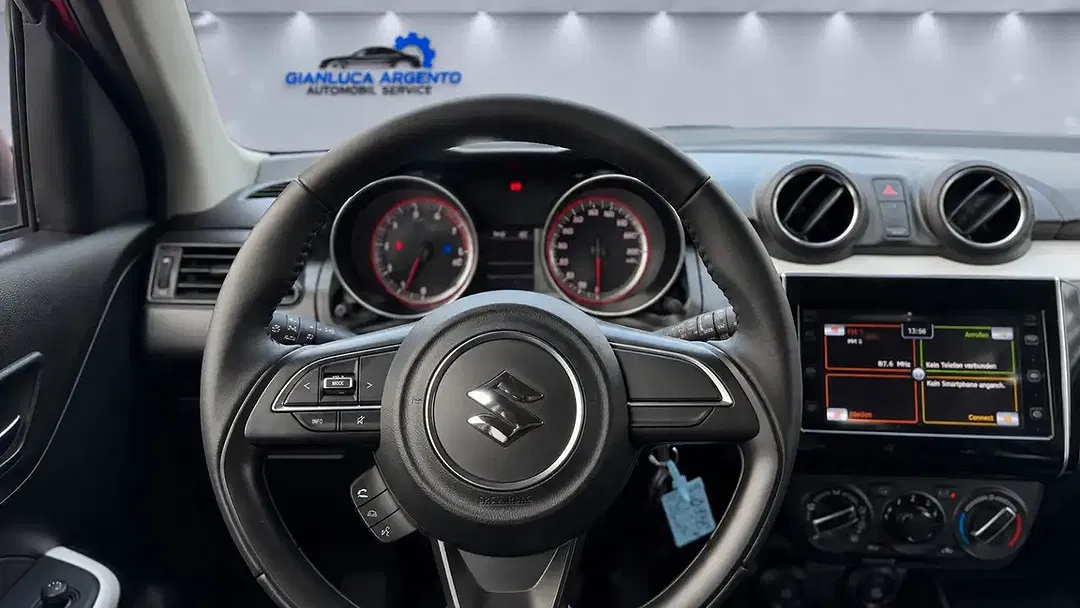 Suzuki Swift - Thumbnail 12