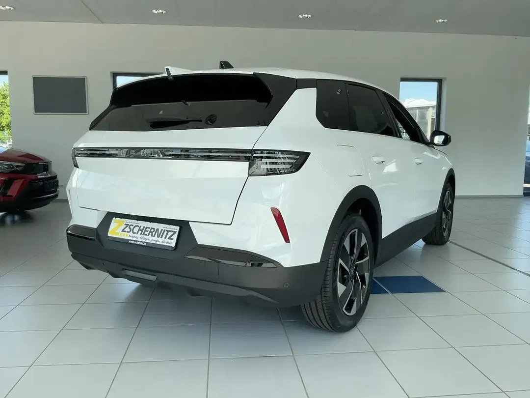 Opel Grandland - Thumbnail 3