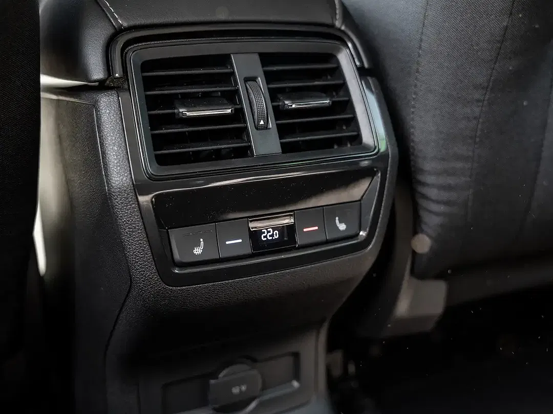 Skoda Karoq - Thumbnail 8