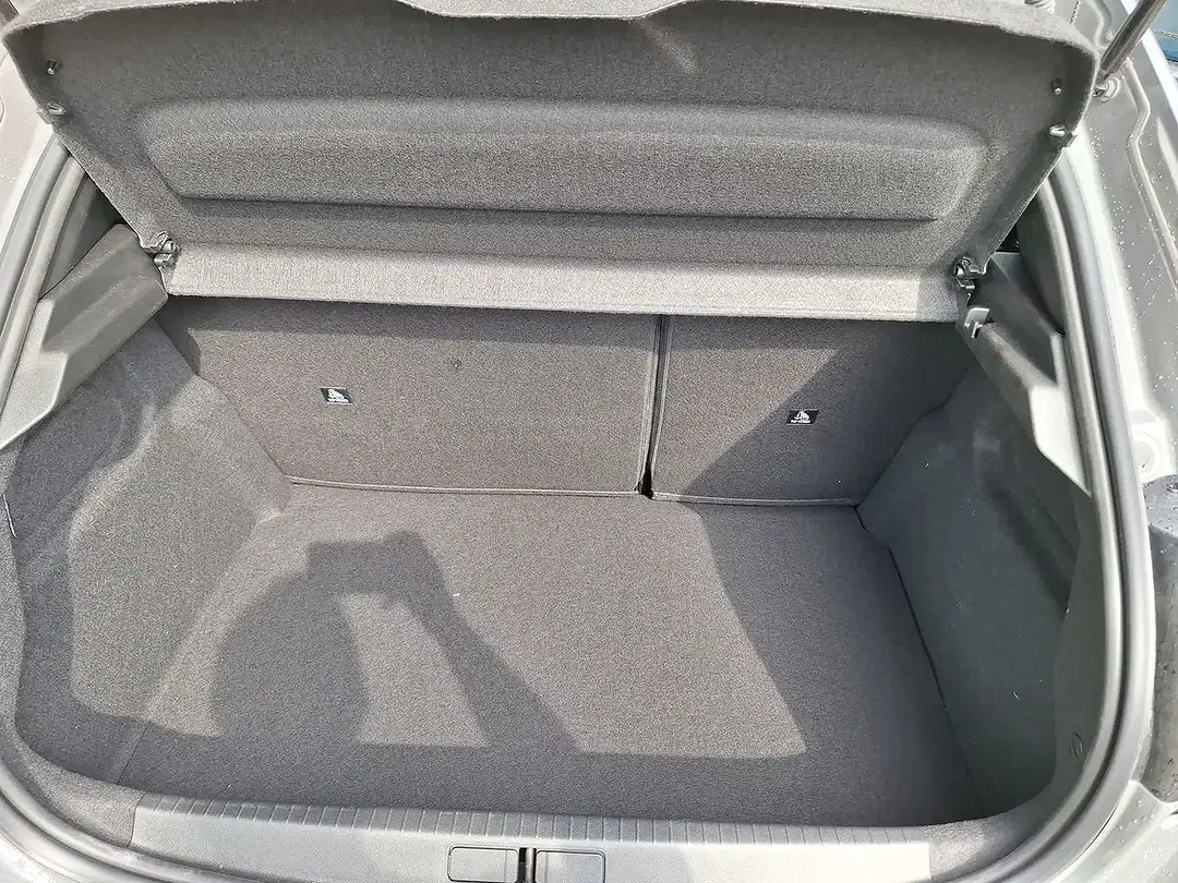 Peugeot 208 - Thumbnail 9