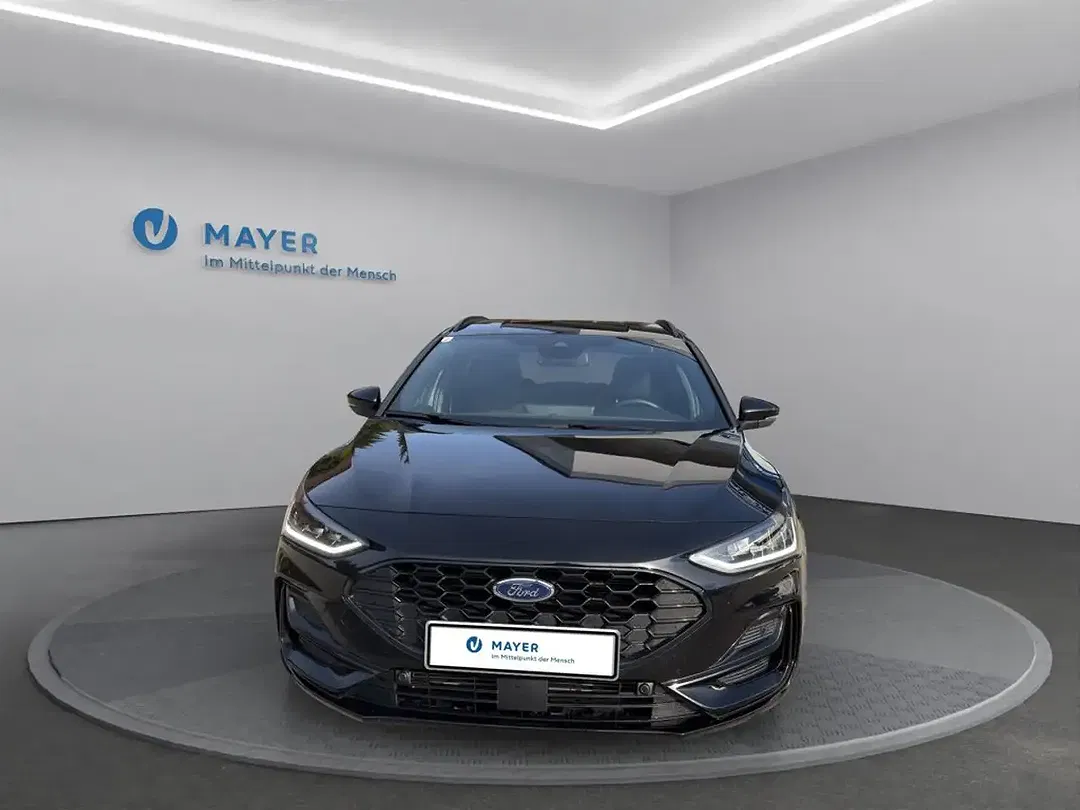 Ford Focus - Thumbnail 4