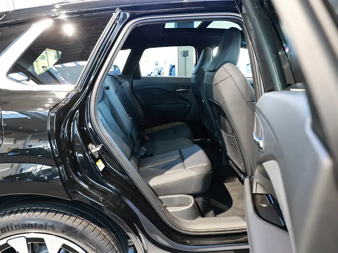 Audi Q3 - Thumbnail 4