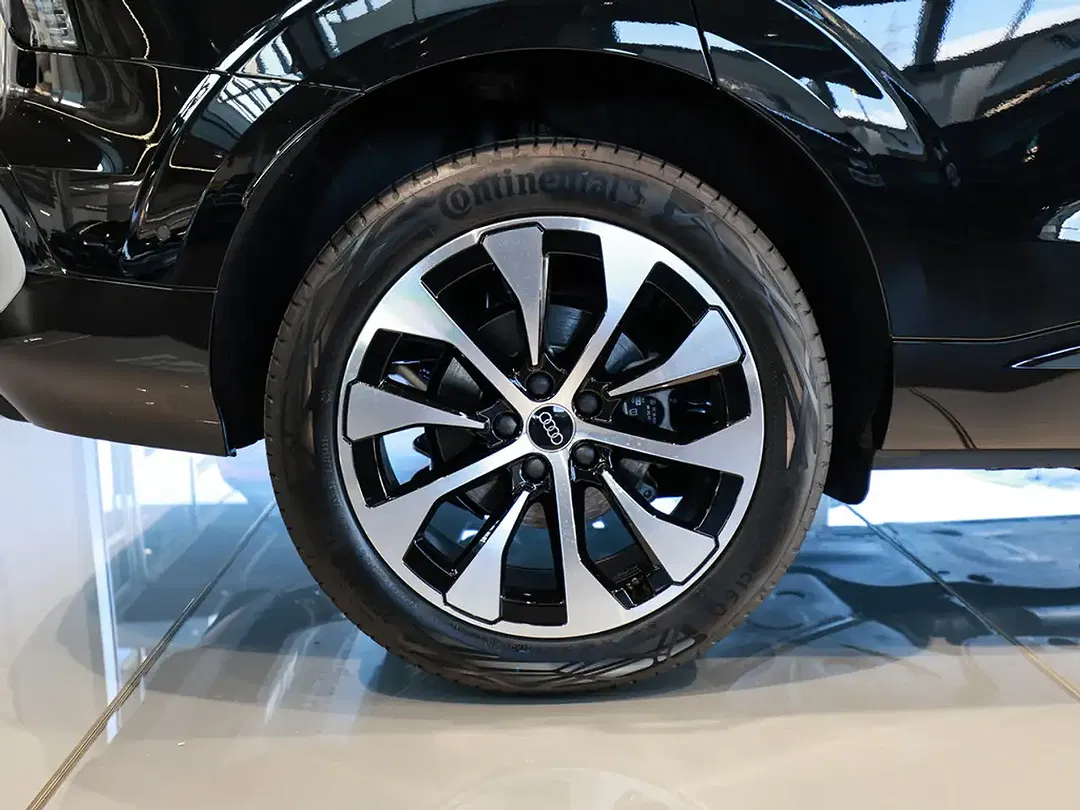 Audi Q3 - Thumbnail 5