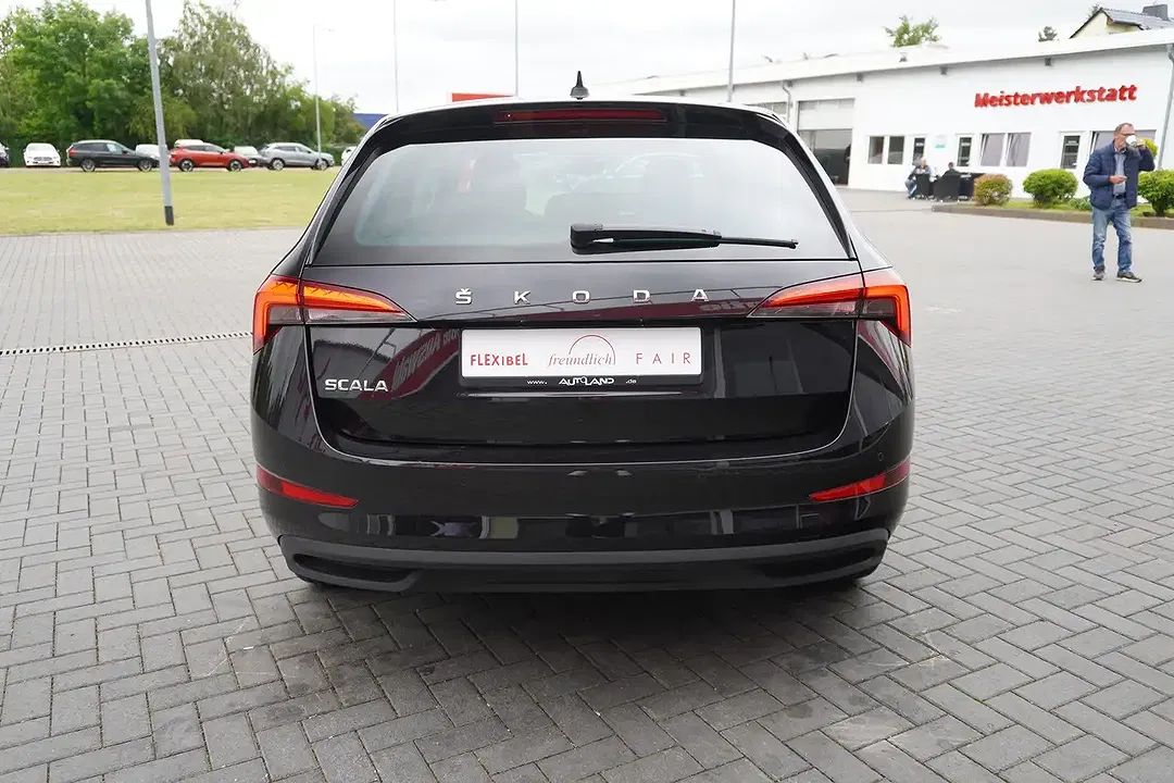 Skoda Scala - Thumbnail 2