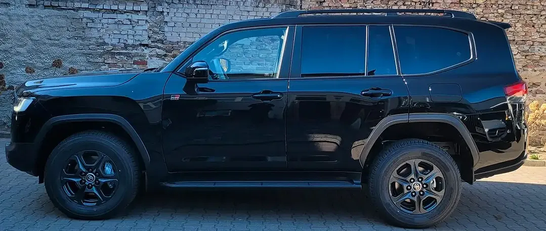 Toyota Land Cruiser - Thumbnail 5