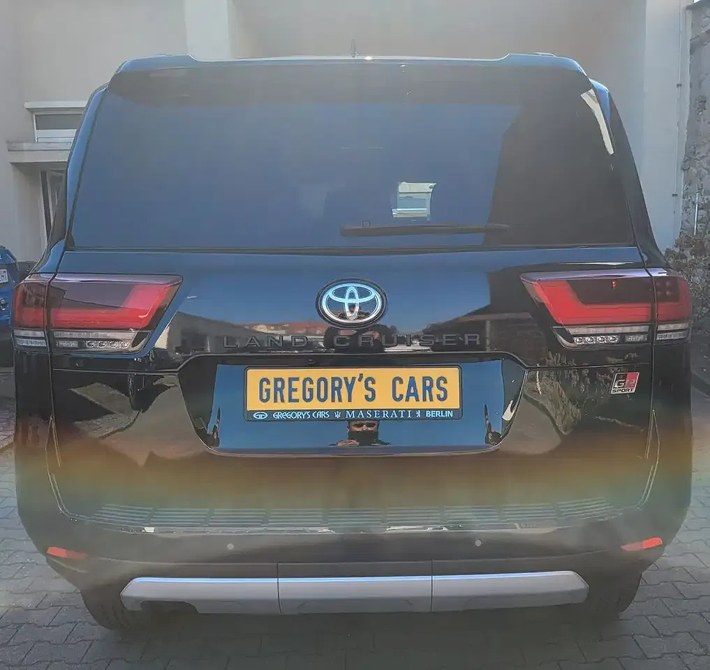 Toyota Land Cruiser - Thumbnail 7