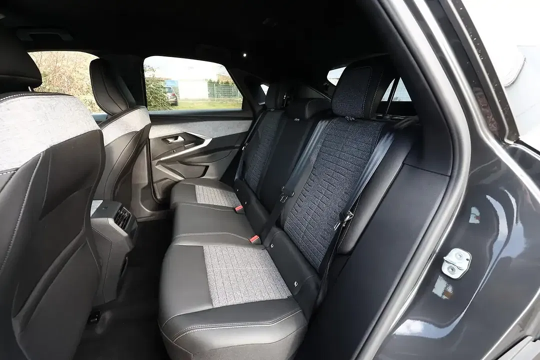 Peugeot 3008 - Thumbnail 10