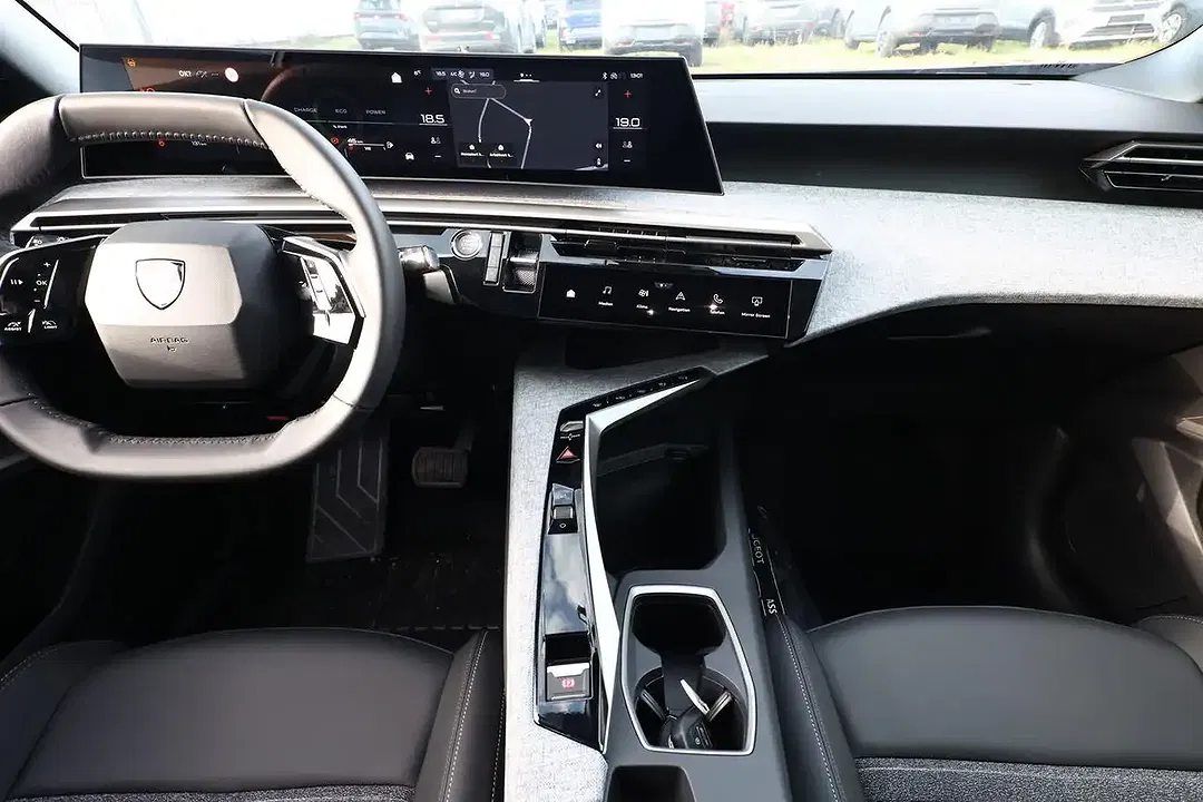 Peugeot 3008 - Thumbnail 8