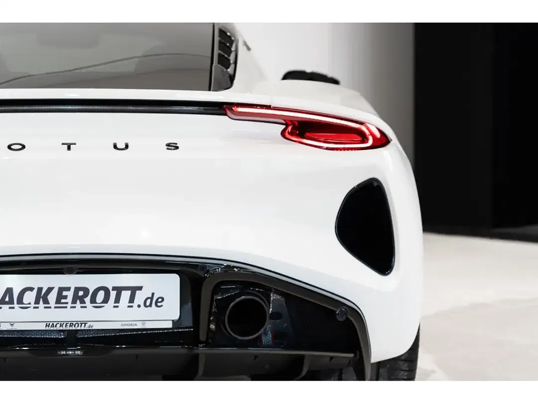 Lotus Emira - Thumbnail 10