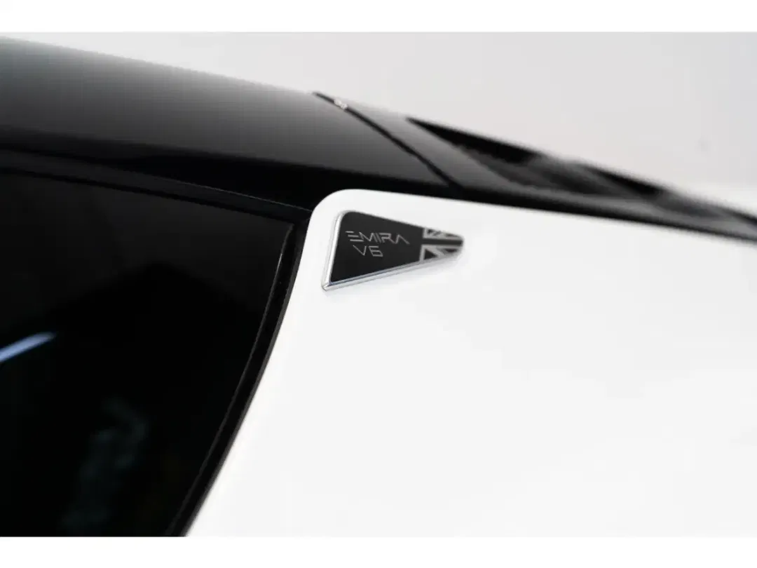 Lotus Emira - Thumbnail 13