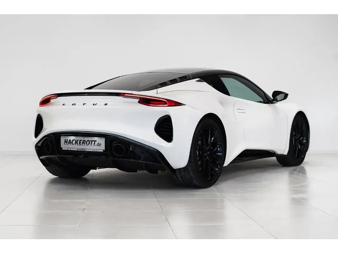 Lotus Emira - Thumbnail 2