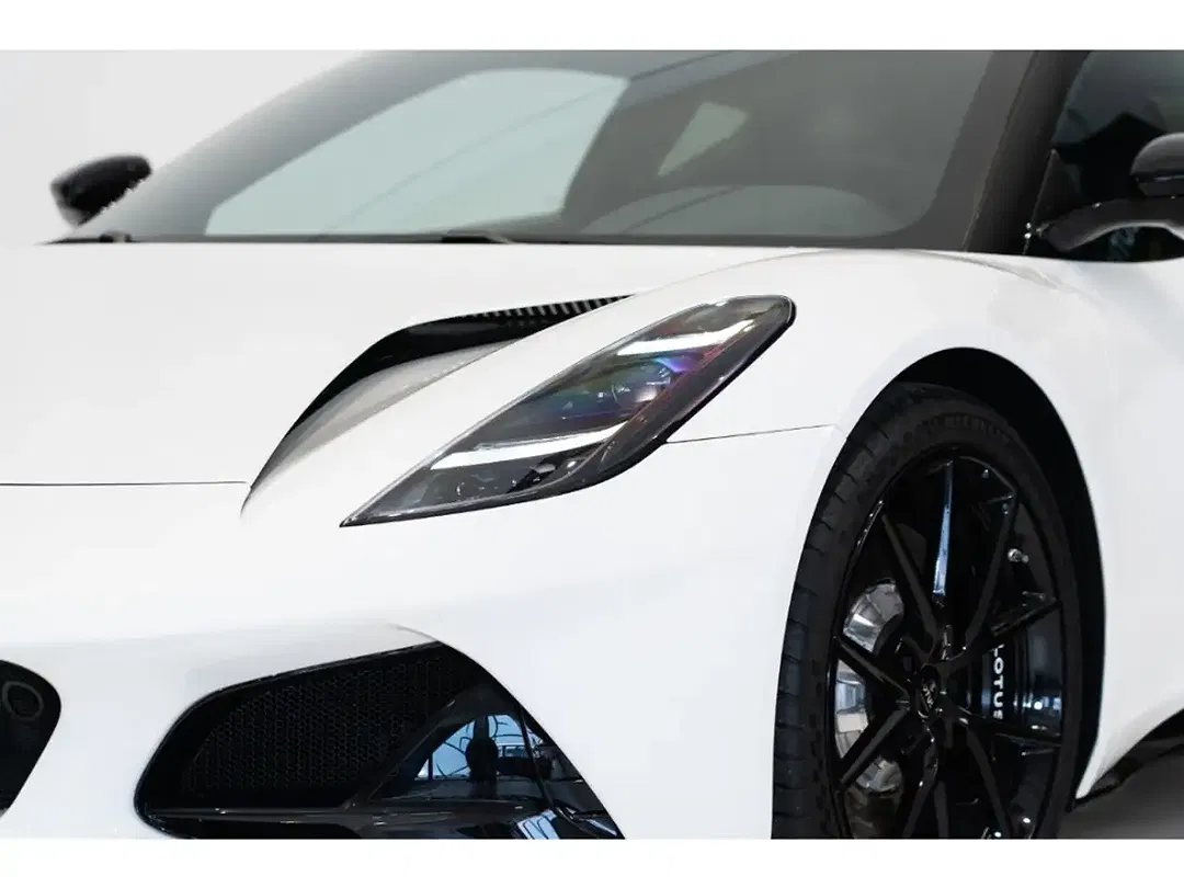 Lotus Emira - Thumbnail 7