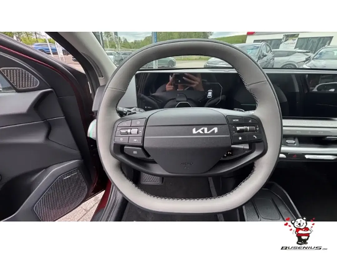 Kia EV4 - Thumbnail 13