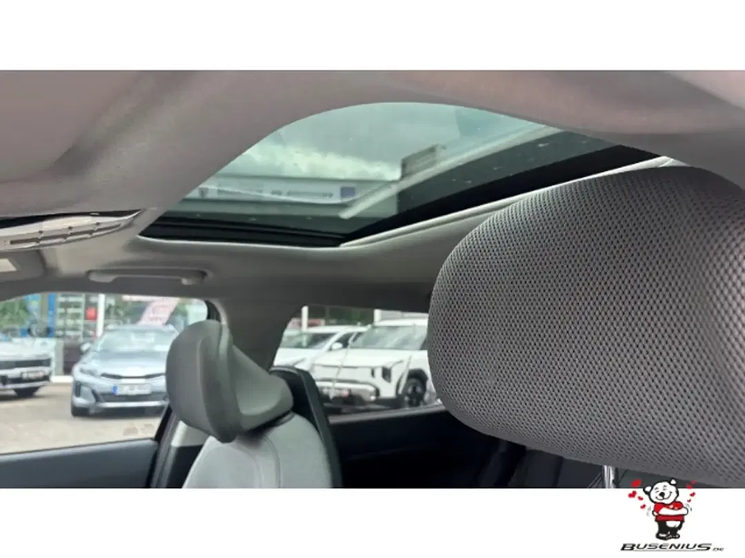 Kia EV4 - Thumbnail 16