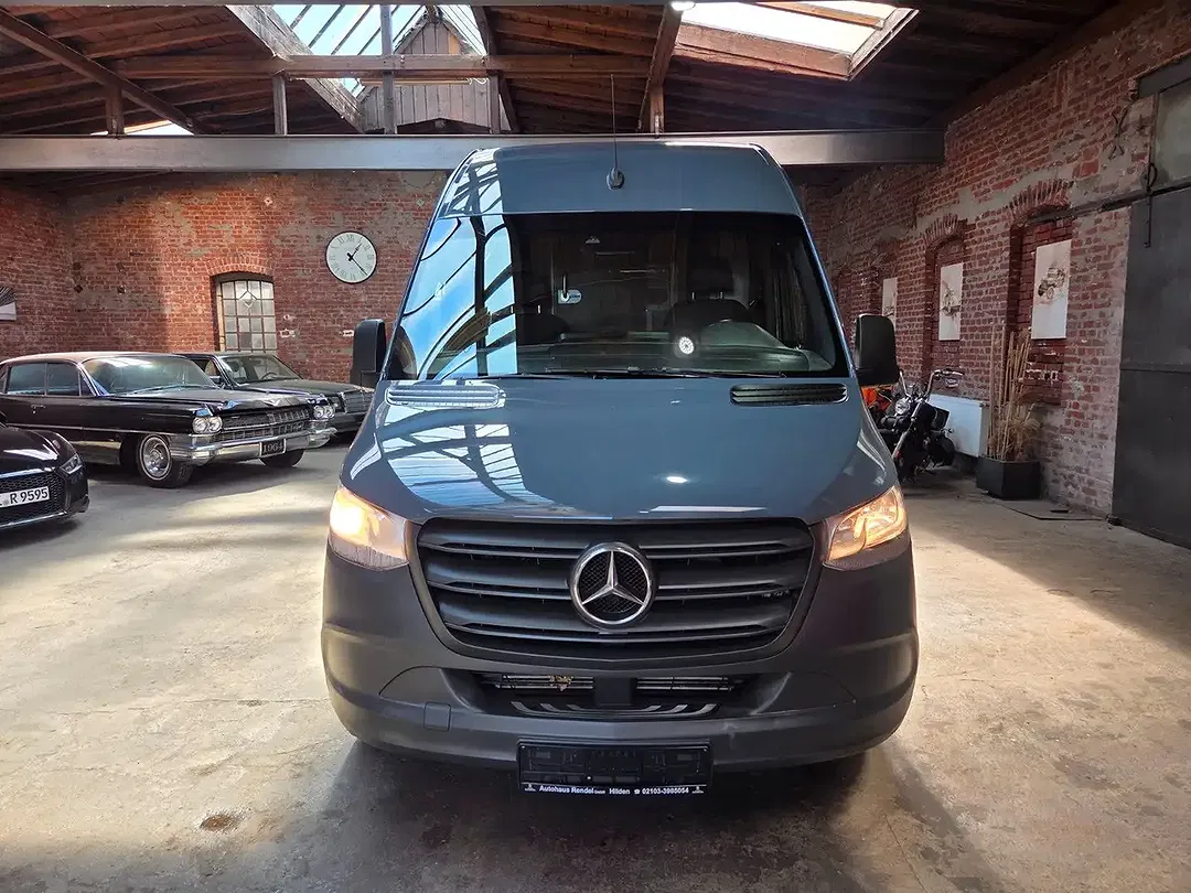Mercedes-Benz Sprinter - Thumbnail 2