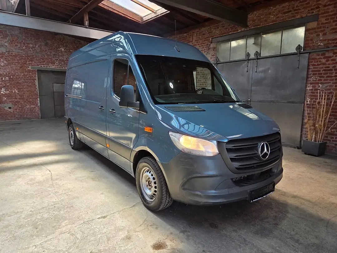 Mercedes-Benz Sprinter - Thumbnail 3