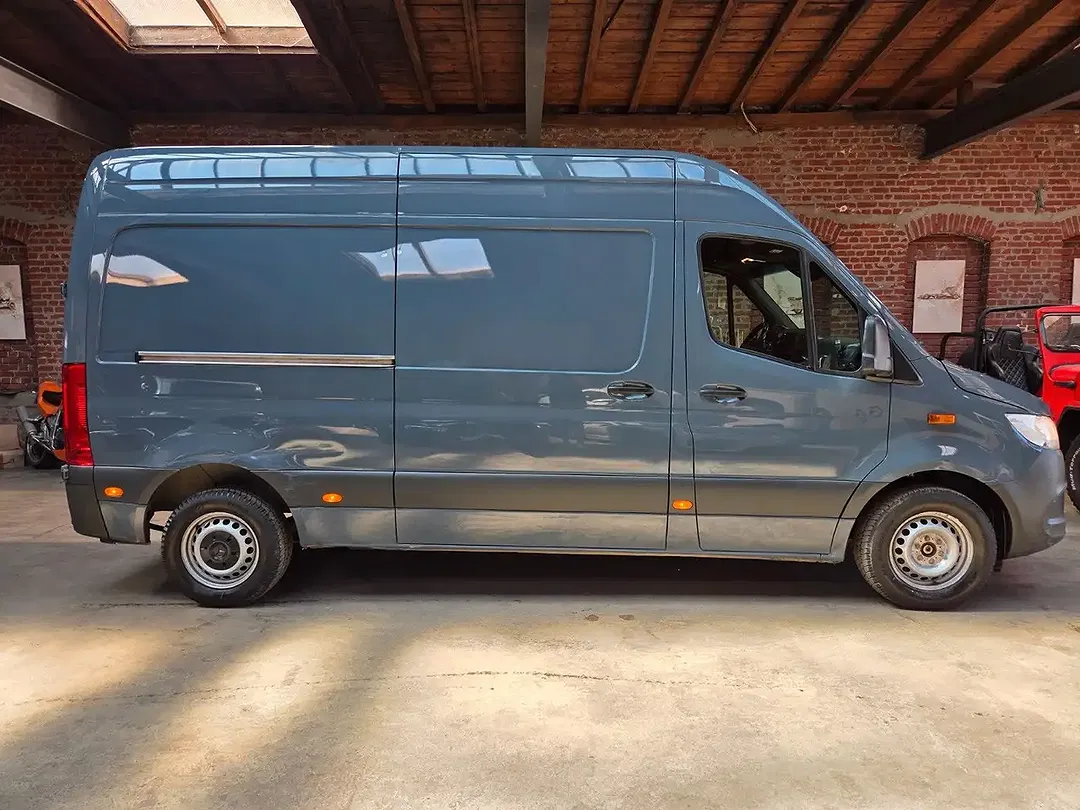 Mercedes-Benz Sprinter - Thumbnail 4