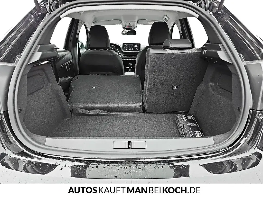 Peugeot 208 - Thumbnail 13