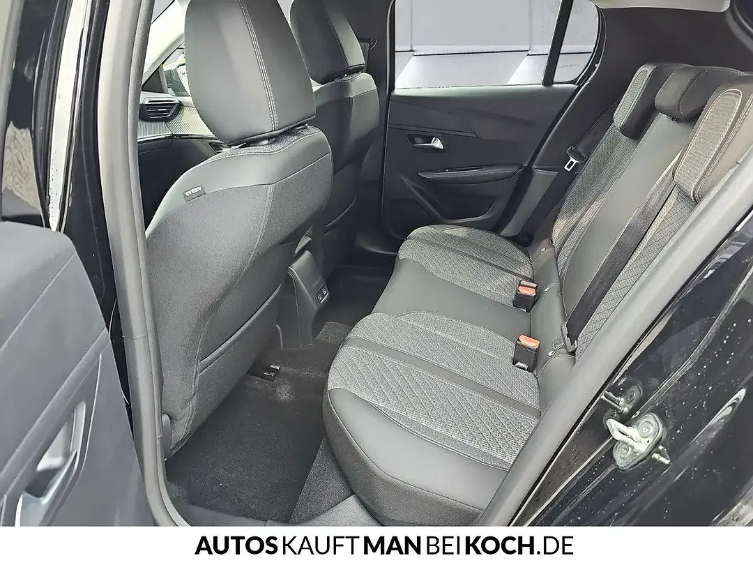 Peugeot 208 - Thumbnail 6