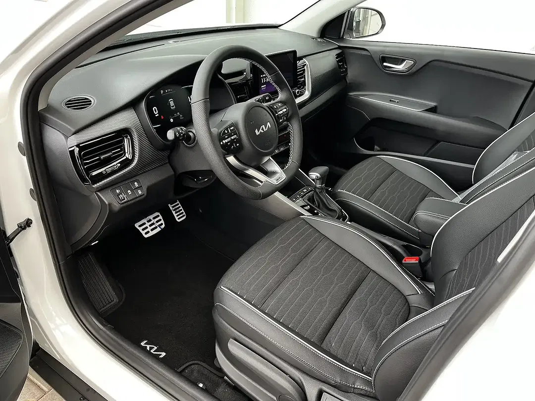 Kia Stonic - Thumbnail 8