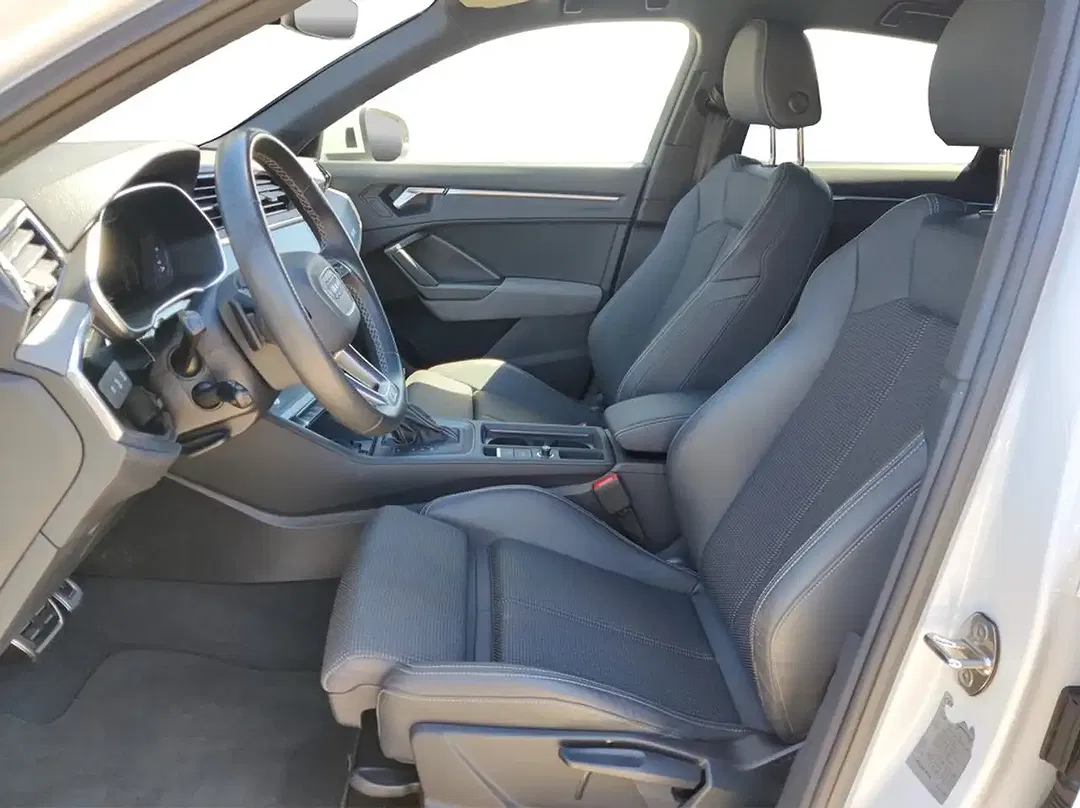 Audi Q3 - Thumbnail 9