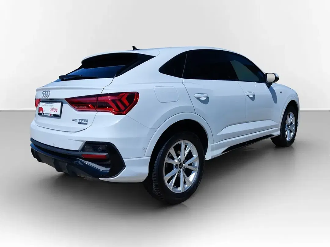 Audi Q3 - Thumbnail 4