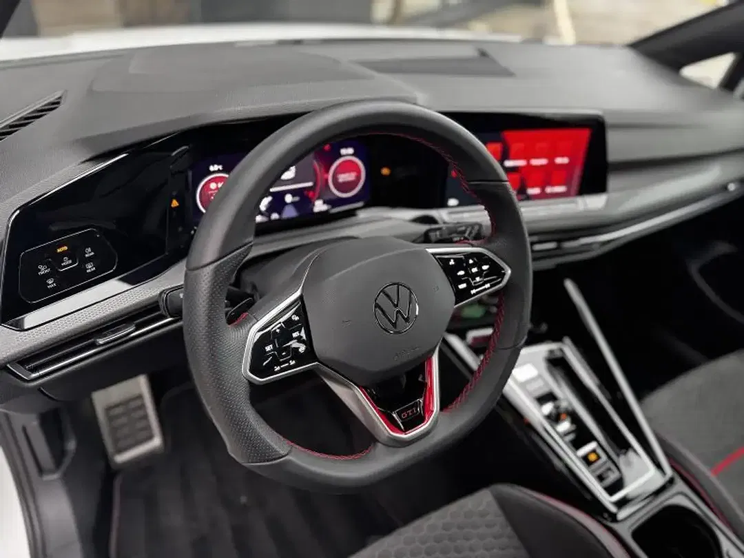 Volkswagen Golf - Thumbnail 6
