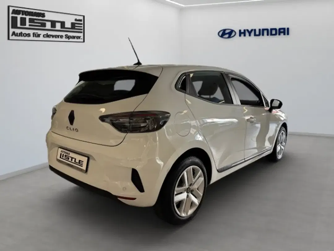 Renault Clio - Thumbnail 3