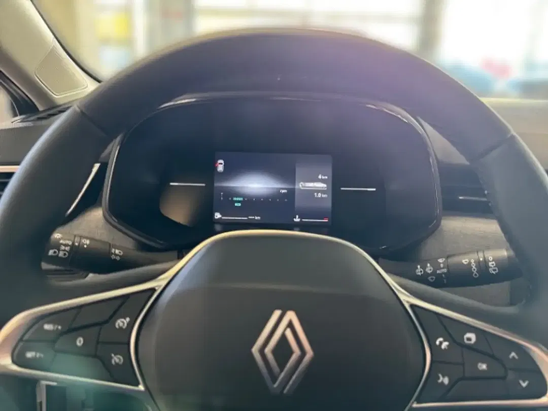 Renault Clio - Thumbnail 8