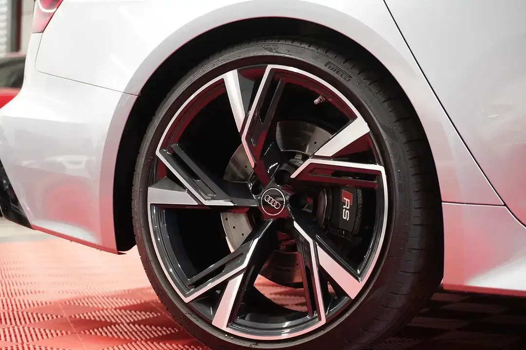 Audi RS6 - Thumbnail 10