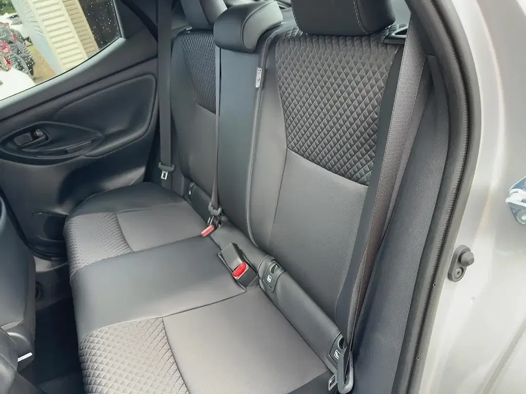 Toyota Yaris - Thumbnail 12