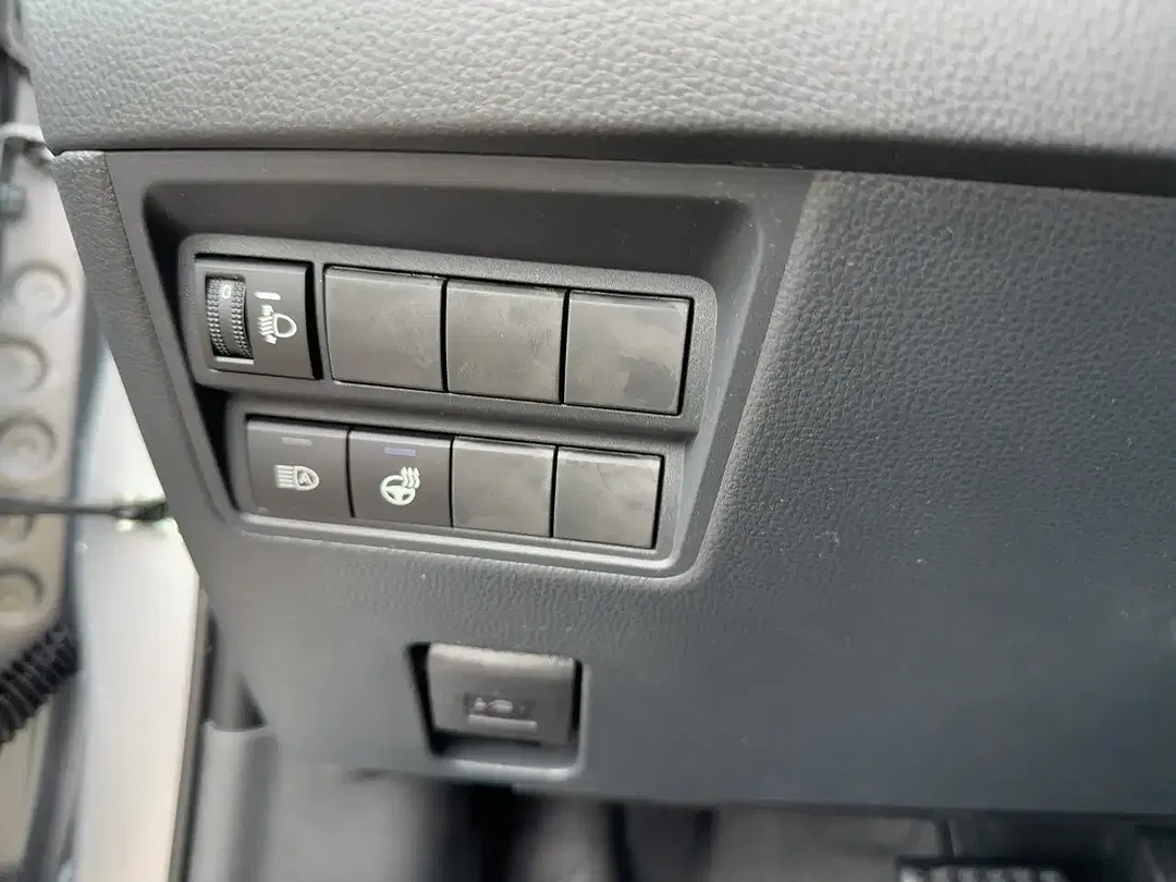 Toyota Yaris - Thumbnail 14