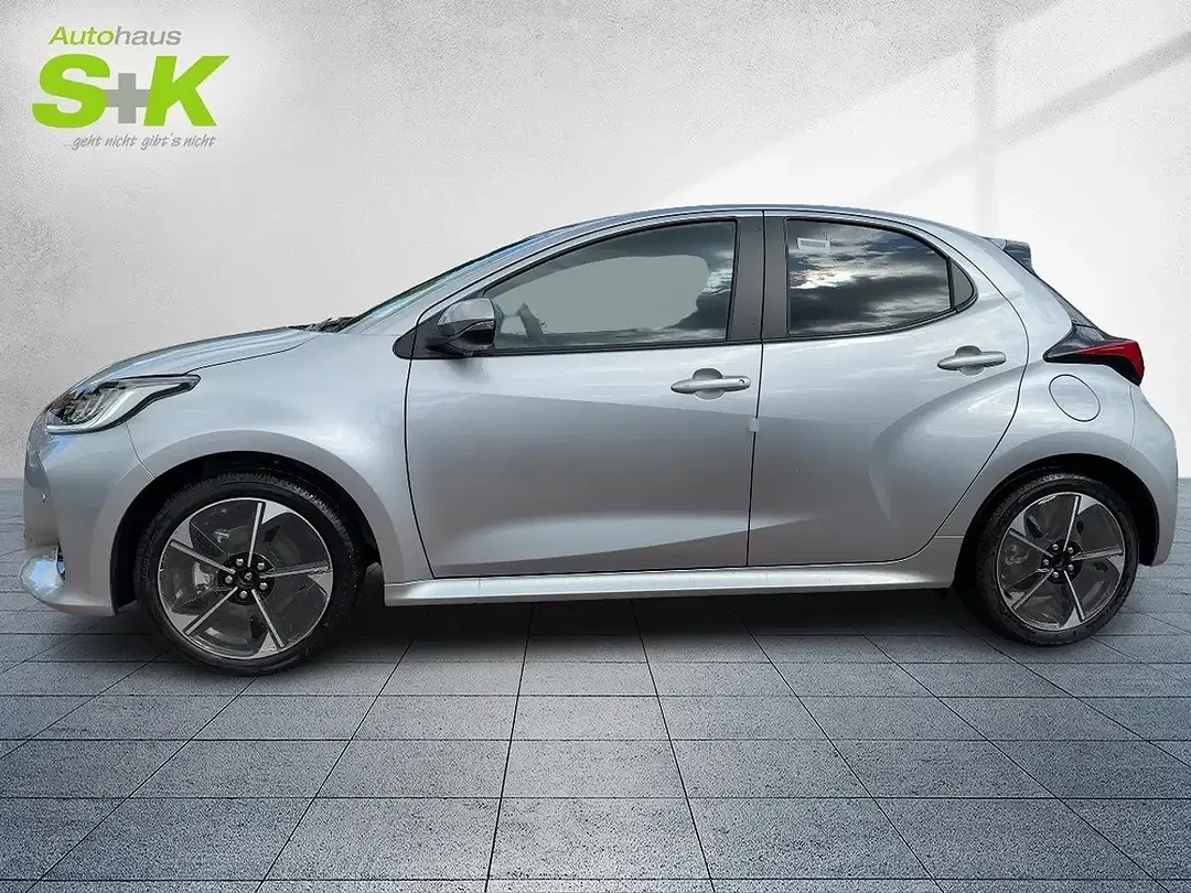 Toyota Yaris - Thumbnail 2