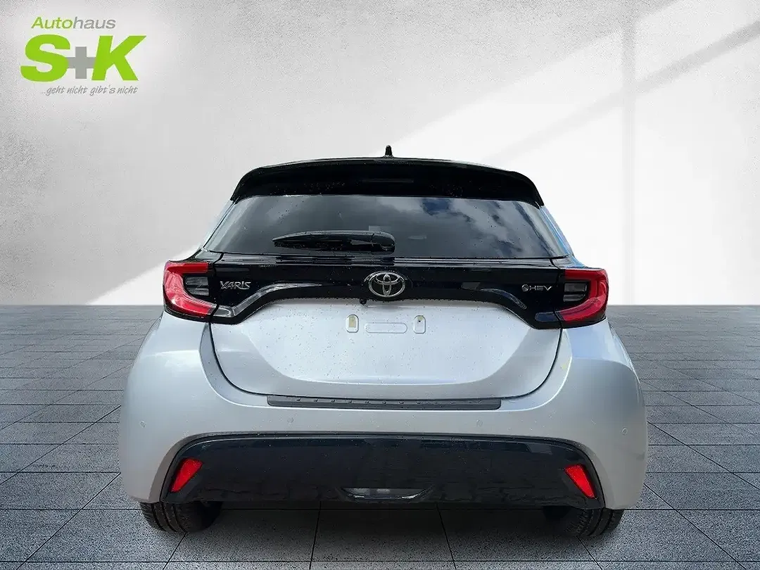 Toyota Yaris - Thumbnail 3
