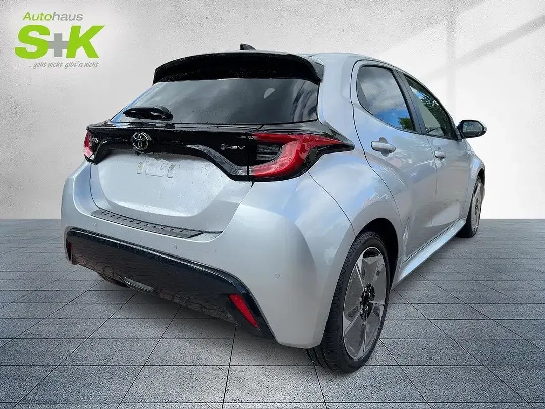 Toyota Yaris - Thumbnail 4