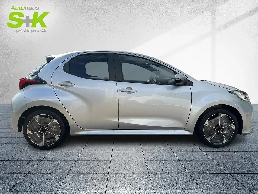 Toyota Yaris - Thumbnail 5