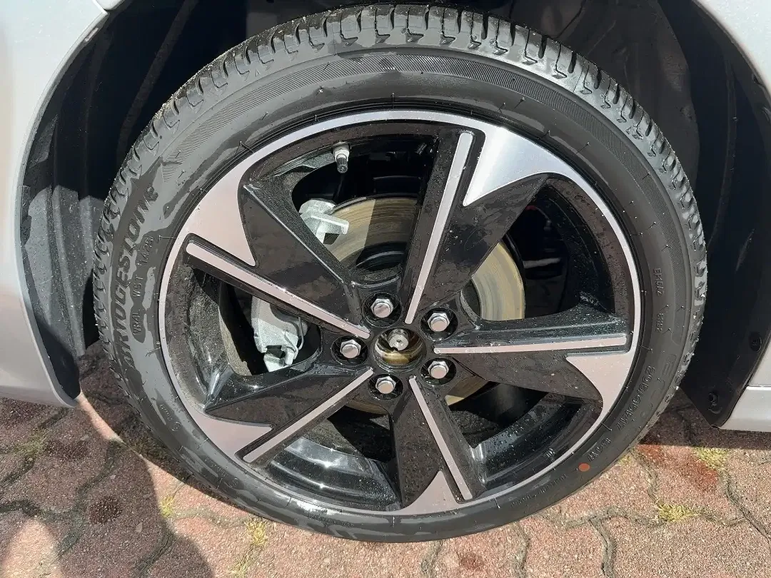 Toyota Yaris - Thumbnail 7
