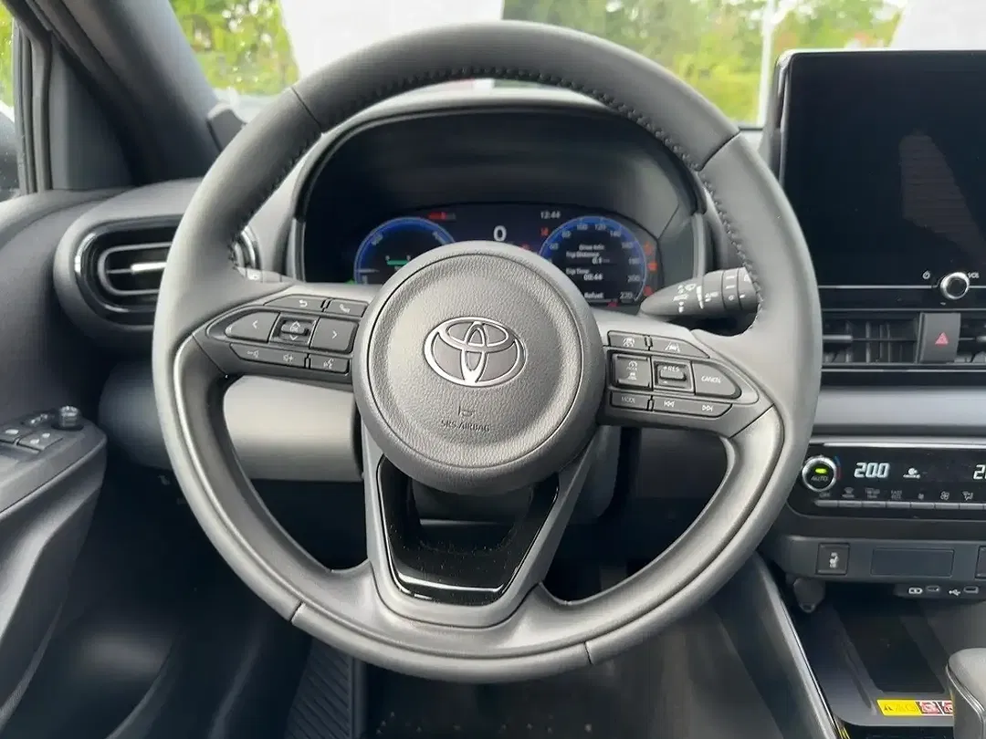 Toyota Yaris - Thumbnail 9