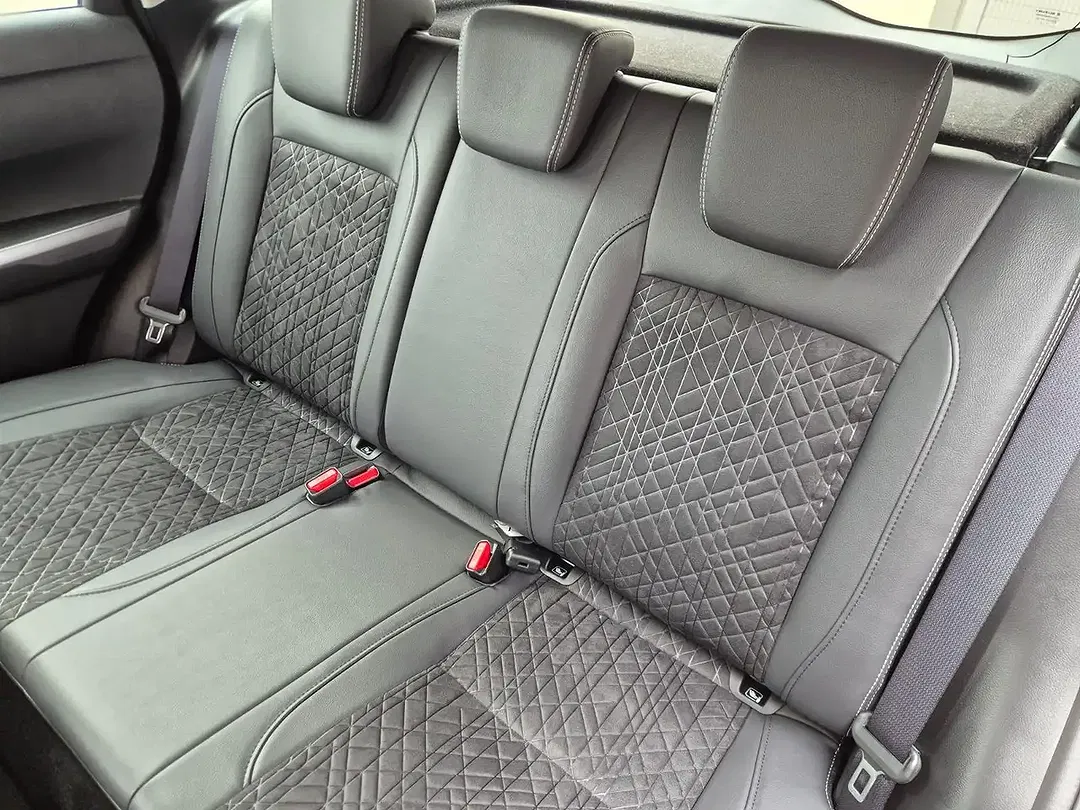 Suzuki Vitara - Thumbnail 13