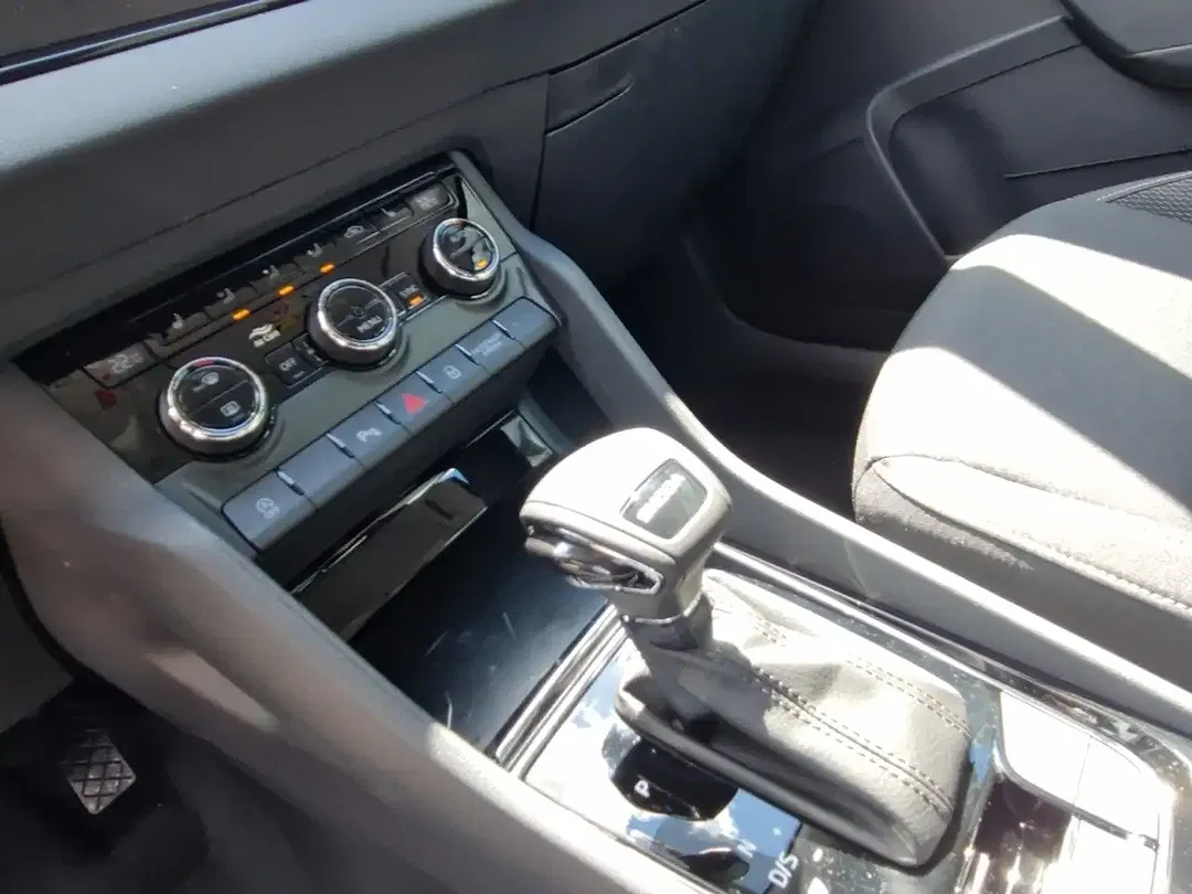Skoda Karoq - Thumbnail 12