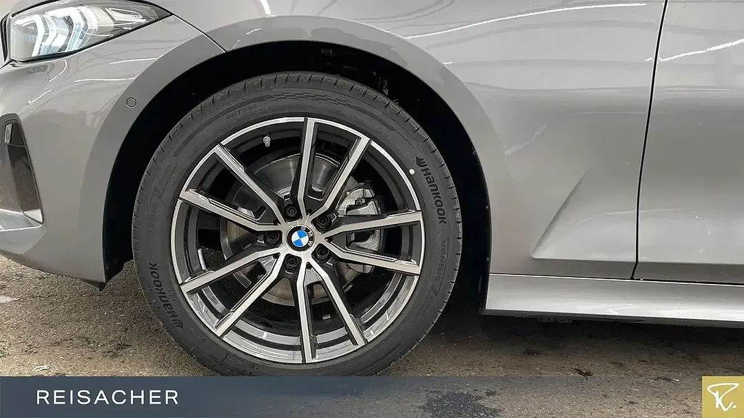 BMW 320 - Thumbnail 3