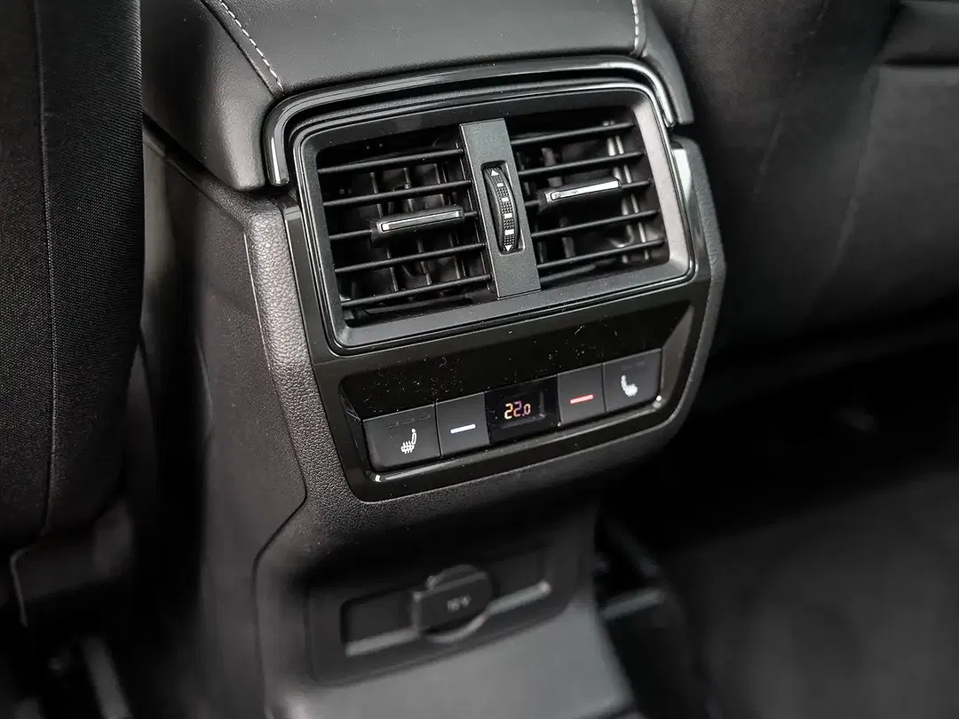 Skoda Karoq - Thumbnail 9