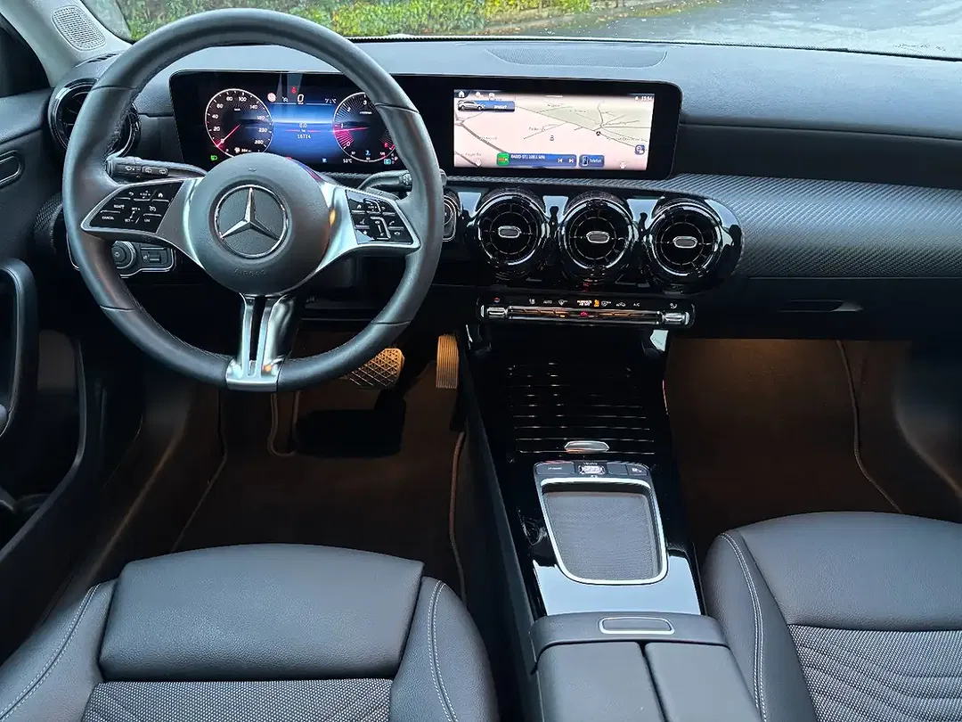 Mercedes-Benz A 180 - Thumbnail 9