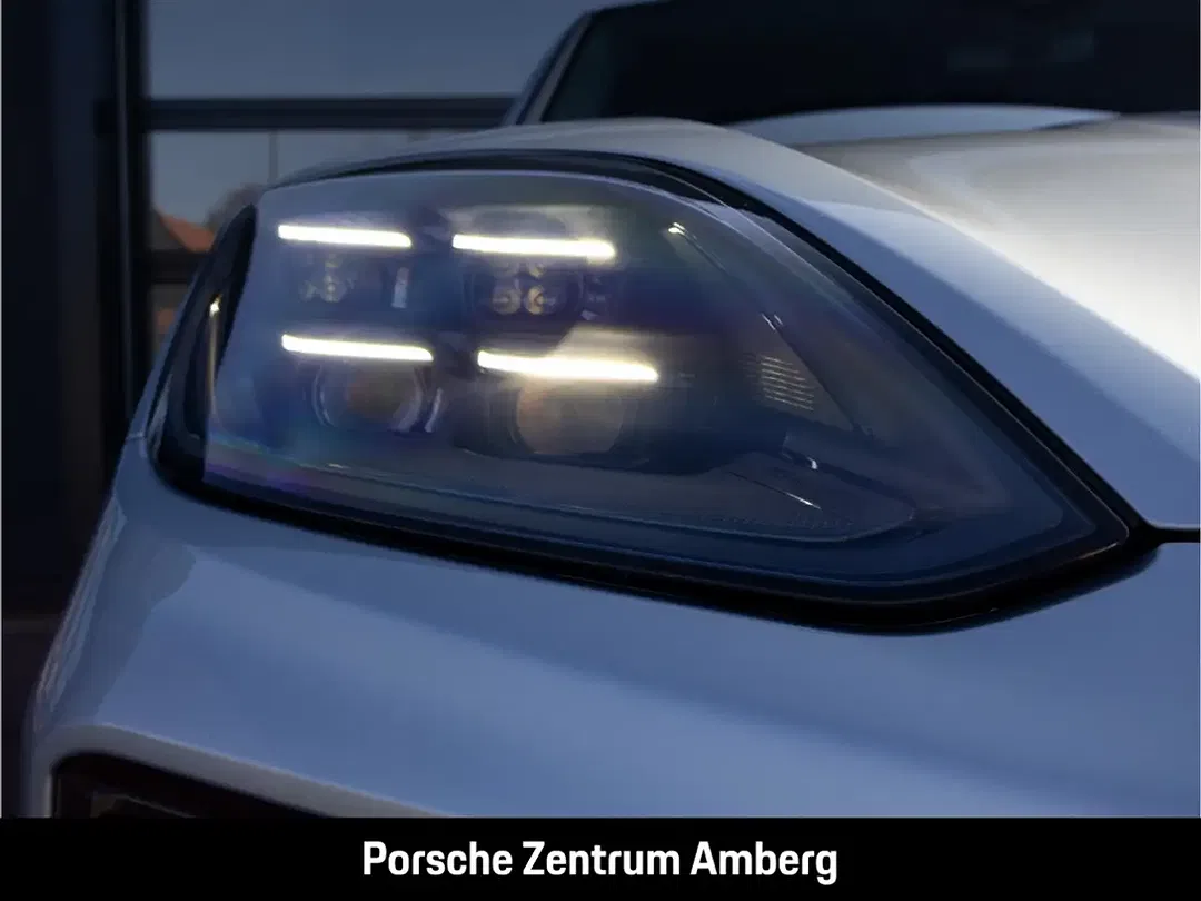 Porsche Cayenne - Thumbnail 10
