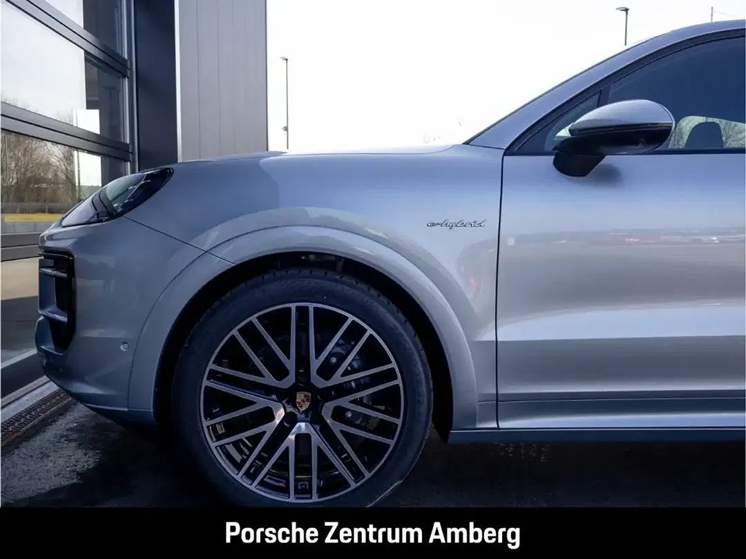Porsche Cayenne - Thumbnail 12