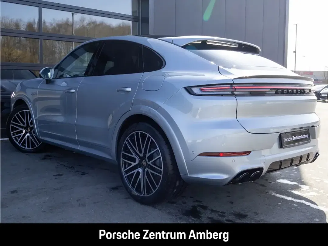 Porsche Cayenne - Thumbnail 3